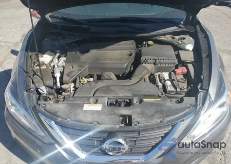 2017 Nissan Altima 2.5 z USA, uszkodzony, nr VIN 1N4AL3AP4HC127570